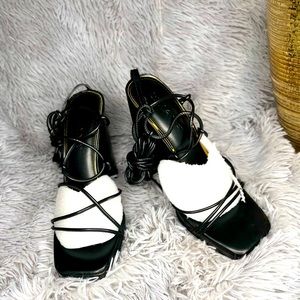 Trending Tie Leg Design Chunky Heeled Strappy Sandals
